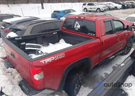 2017 Toyota Tundra Sr5 5.7L V8 z USA, uszkodzony, nr VIN 5TFUY5F11HX660977